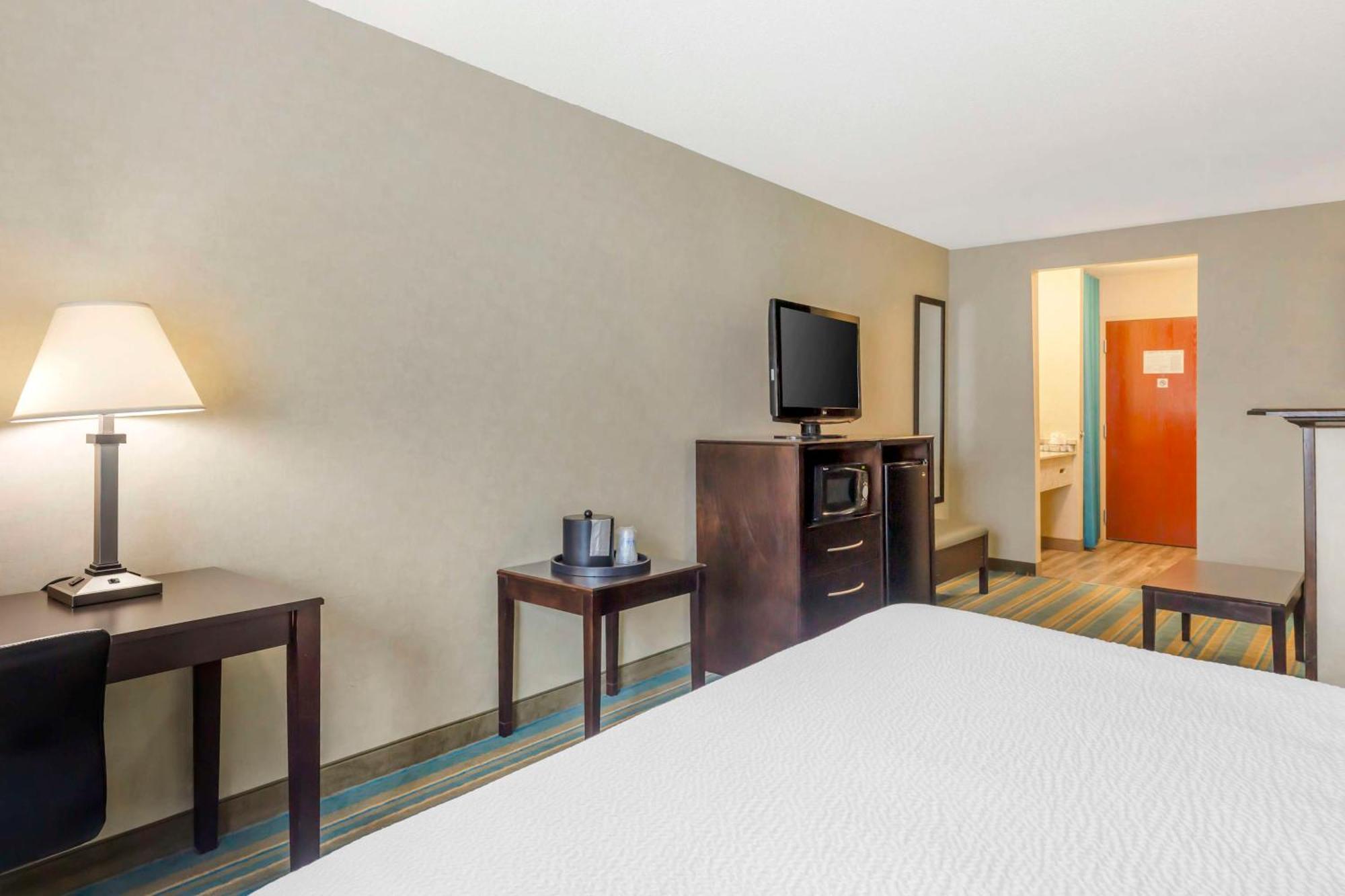 Best Western Plus Berkshire Hills Inn & Suites Pittsfield Esterno foto