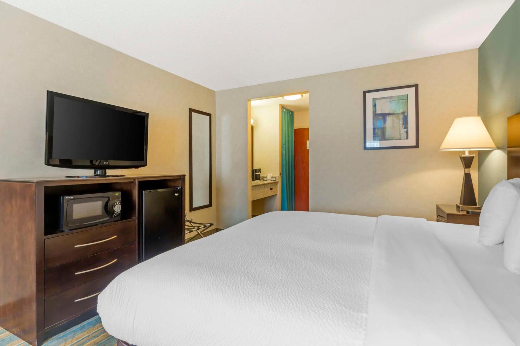 Best Western Plus Berkshire Hills Inn & Suites Pittsfield Esterno foto