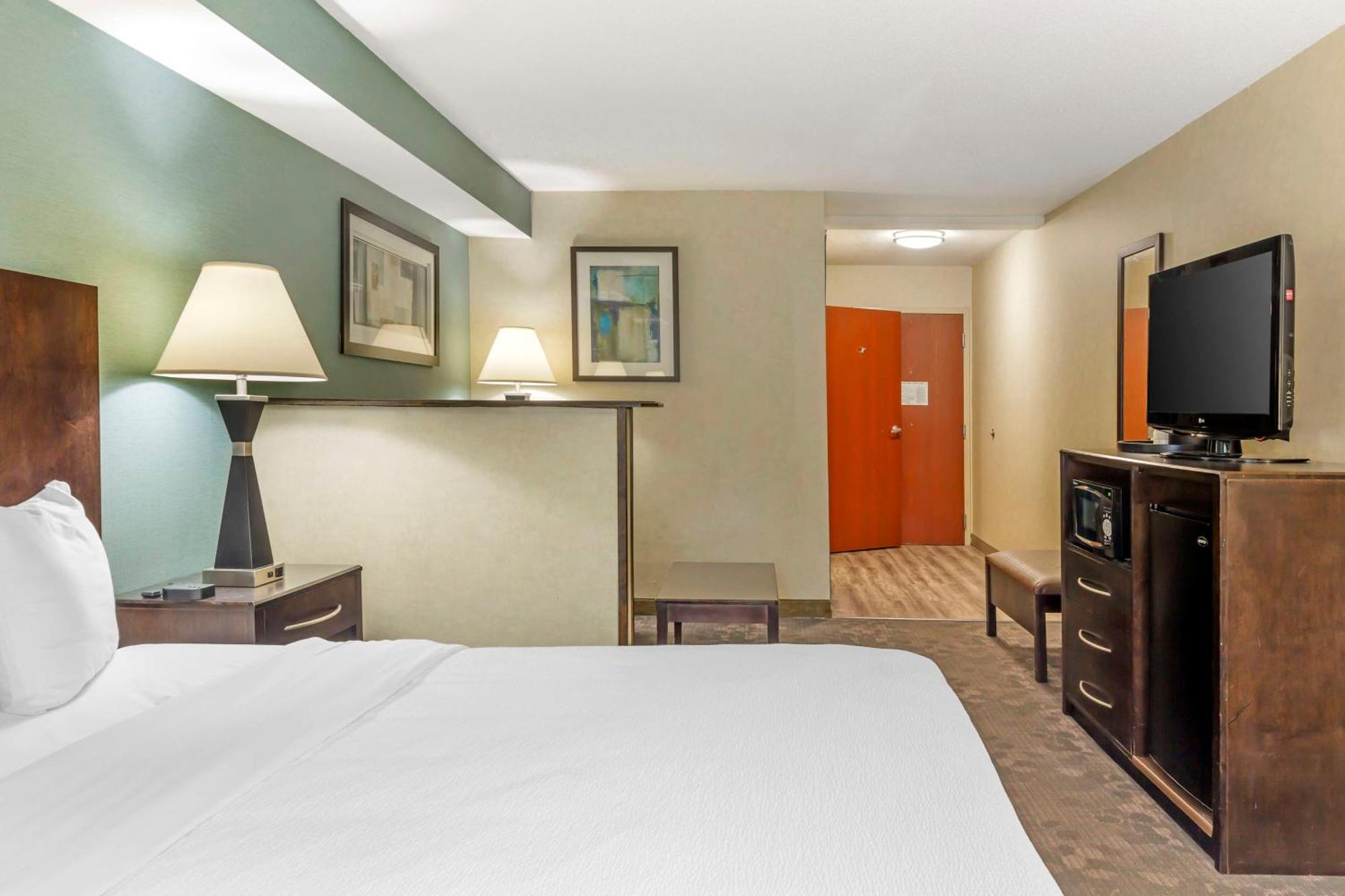 Best Western Plus Berkshire Hills Inn & Suites Pittsfield Esterno foto