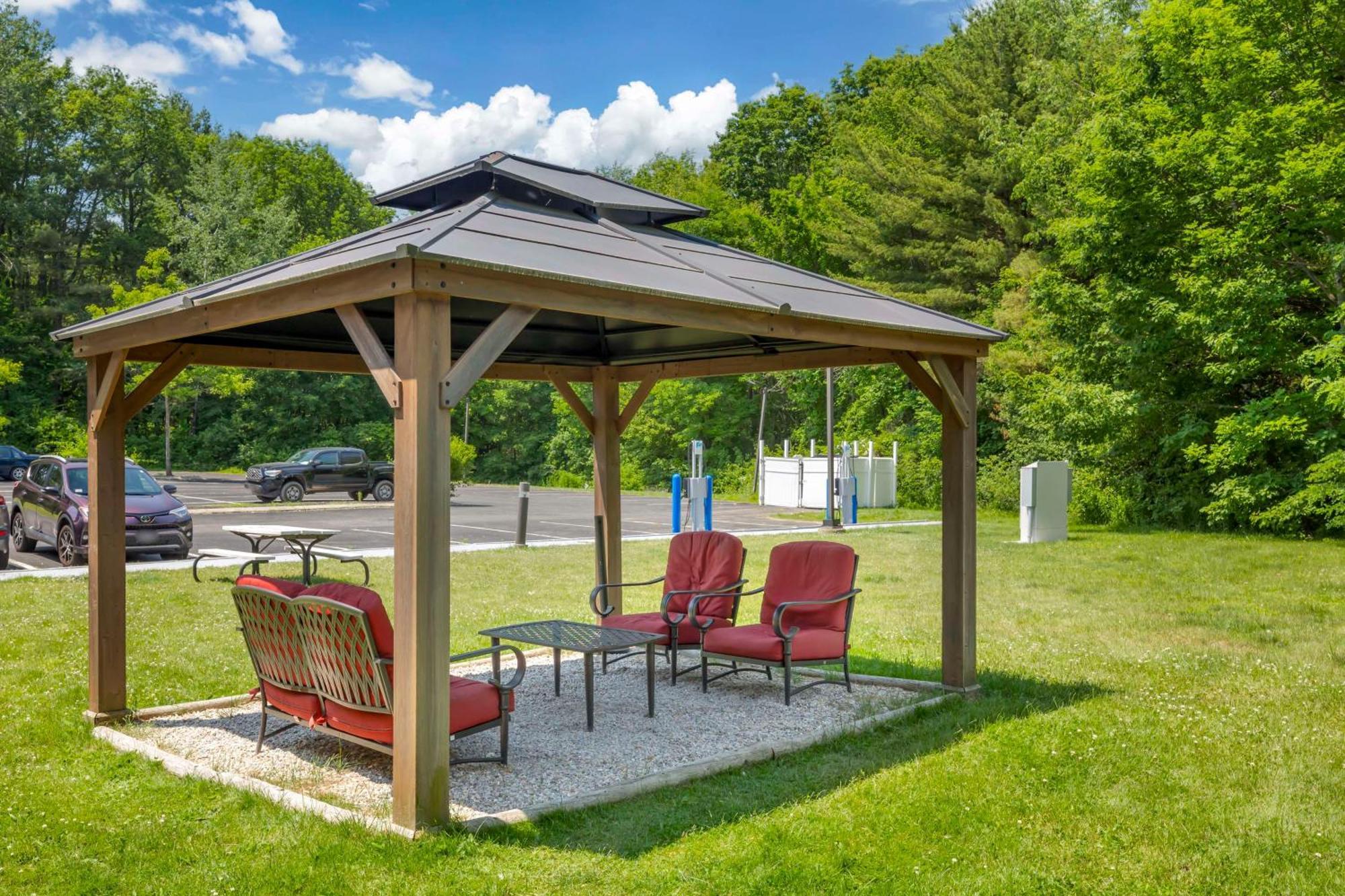Best Western Plus Berkshire Hills Inn & Suites Pittsfield Esterno foto