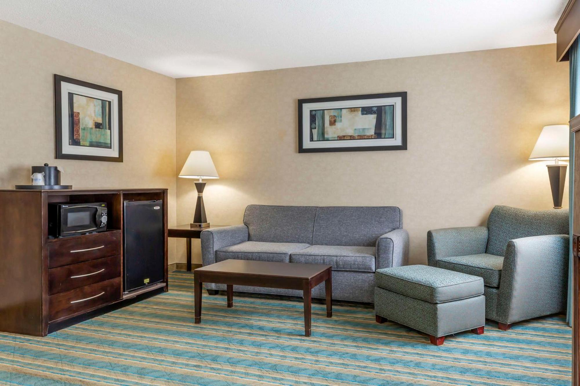 Best Western Plus Berkshire Hills Inn & Suites Pittsfield Esterno foto